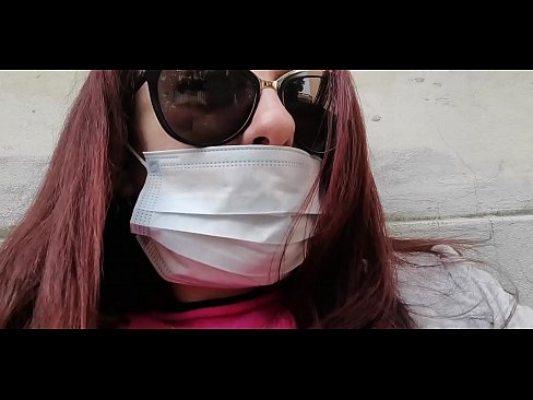 ❤️ Nicoletta sa pomstí svojmu susedovi a vymočí sa mu do garáže (Špeciálna talianska karanténa Covid19) Porno na nás ☑