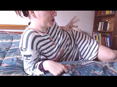 ❤️ Vezmi si tohto veľkého čierneho vtáka do úst, malá otrokyňa Porno na nás ☑