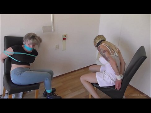 ❤️ Závislá / zviazaná a s roubíkom / dievča v núdzi Porno na nás ☑