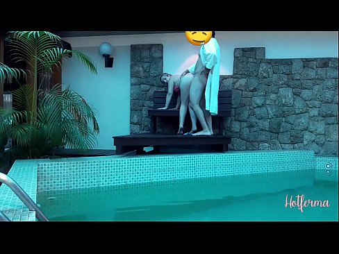 ❤️ Šéf pozve slúžku k bazénu, ale neodolala horúcemu Porno na nás ☑