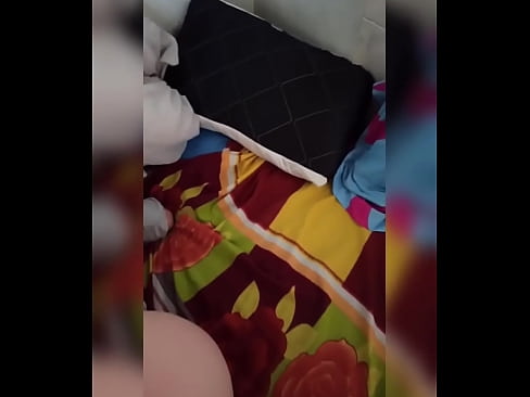 ❤️ Moja spolubývajúca zostáva doma sama, pretože jej manžel odchádza na dovolenku, a ja využijem príležitosť, aby som ju ošukal a naplnil jej zadok mliekom Porno na nás ☑