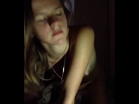 ❤️ Dievča masturbuje a vyvrcholí Porno na nás ☑
